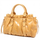 2010年春夏新作！miumiu ミュウミュウ 新作 新入荷＆送料込 2WAY ショルダーハンドバッグ 【イエロー】RT0383