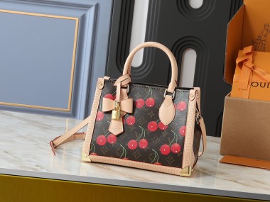 ルイヴィトン バッグ 新作 人気 新品 通販＆送料込 M13079