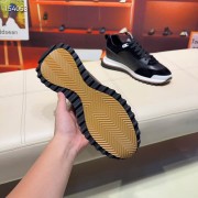 Hermes カジュアルシューズ 新作 本革 新品同様超美品 通販＆送料込 運動靴 男性用 her067
