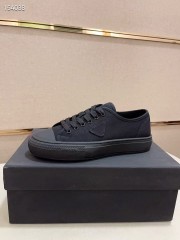 プラダ カジュアルシューズ 新作 本革 新品同様超美品 通販＆送料込 運動靴 男性用 PRA085