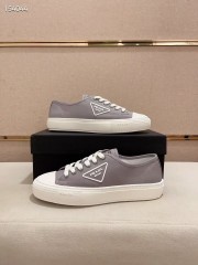 プラダ カジュアルシューズ 新作 本革 新品同様超美品 通販＆送料込 運動靴 男性用 PRA080