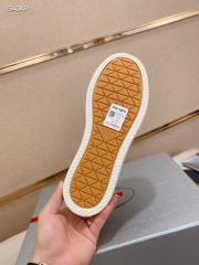 プラダ カジュアルシューズ 新作 本革 新品同様超美品 通販＆送料込 運動靴 男性用 PRA077