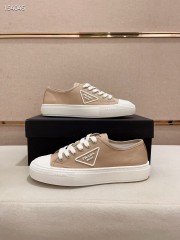 プラダ カジュアルシューズ 新作 本革 新品同様超美品 通販＆送料込 運動靴 男性用 PRA079