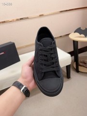 プラダ カジュアルシューズ 新作 本革 新品同様超美品 通販＆送料込 運動靴 男性用 PRA085