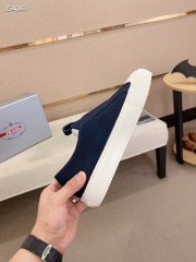 プラダ カジュアルシューズ 新作 本革 新品同様超美品 通販＆送料込 運動靴 男性用 PRA077