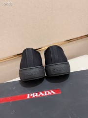 プラダ カジュアルシューズ 新作 本革 新品同様超美品 通販＆送料込 運動靴 男性用 PRA085