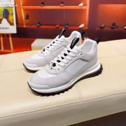 Hermes カジュアルシューズ 新作 本革 新品同様超美品 通販＆送料込 運動靴 男性用 her066