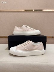 プラダ カジュアルシューズ 新作 本革 新品同様超美品 通販＆送料込 運動靴 男性用 PRA082