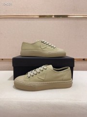 プラダ カジュアルシューズ 新作 本革 新品同様超美品 通販＆送料込 運動靴 男性用 PRA084