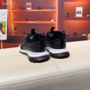 Hermes カジュアルシューズ 新作 本革 新品同様超美品 通販＆送料込 運動靴 男性用 her067
