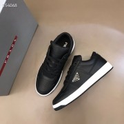 プラダ カジュアルシューズ 新作 本革 新品同様超美品 通販＆送料込 運動靴 男性用 PRA075