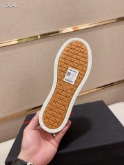 プラダ カジュアルシューズ 新作 本革 新品同様超美品 通販＆送料込 運動靴 男性用 PRA083