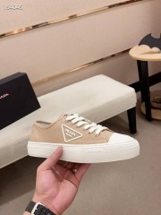 プラダ カジュアルシューズ 新作 本革 新品同様超美品 通販＆送料込 運動靴 男性用 PRA079