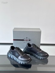 プラダ カジュアルシューズ 新作 本革 新品同様超美品 通販＆送料込 運動靴 男性用 PRA087