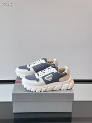プラダ カジュアルシューズ 新作 本革 新品同様超美品 通販＆送料込 運動靴 男性用 PRA089