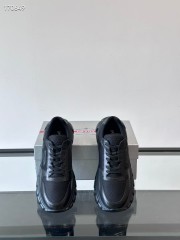 プラダ カジュアルシューズ 新作 本革 新品同様超美品 通販＆送料込 運動靴 男性用 PRA087
