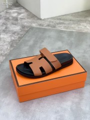 Hermes カジュアルシューズ 新作 本革 新品同様超美品 通販＆送料込 運動靴 男女性用 her085