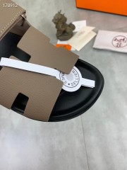 Hermes カジュアルシューズ 新作 本革 新品同様超美品 通販＆送料込 運動靴 男女性用 her080
