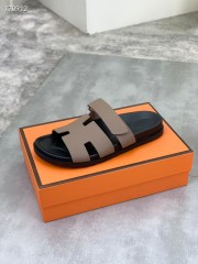 Hermes カジュアルシューズ 新作 本革 新品同様超美品 通販＆送料込 運動靴 男女性用 her080