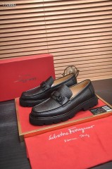 Ferragamo カジュアルシューズ 新作 本革 靴  通販＆送料込 男性用 fer002