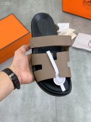 Hermes カジュアルシューズ 新作 本革 新品同様超美品 通販＆送料込 運動靴 男女性用 her080