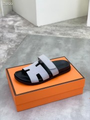 Hermes カジュアルシューズ 新作 本革 新品同様超美品 通販＆送料込 運動靴 男女性用 her073