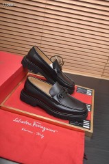 Ferragamo カジュアルシューズ 新作 本革 靴  通販＆送料込 男性用 fer001