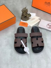Hermes カジュアルシューズ 新作 本革 新品同様超美品 通販＆送料込 運動靴 男女性用 her079