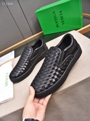 ボッテガヴェネタ カジュアルシューズ 新作 新品同様超美品 通販＆送料込 運動靴 男性用 BV024