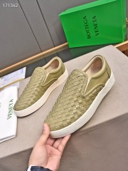 ボッテガヴェネタ カジュアルシューズ 新作 新品同様超美品 通販＆送料込 運動靴 男性用 BV022