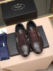 プラダ カジュアルシューズ 新作 本革 新品同様超美品 通販＆送料込 運動靴 男性用 PRA095