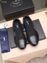 プラダ カジュアルシューズ 新作 本革 新品同様超美品 通販＆送料込 運動靴 男性用 PRA094