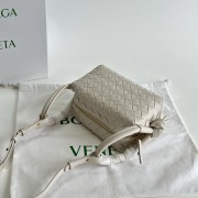 ボッテガ ヴェネタ バック 新作＆送料込 BV4003